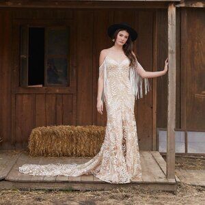 Willowby by Watters Dakota Wedding Gown Size 12 Bohemian Fringe